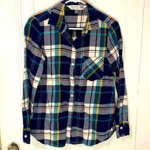 Old Navy classic fit plaid button down, like new